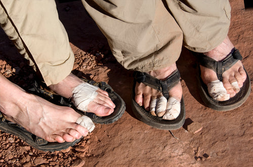 Wear and tear on your precious feet, The Original Foot Free Pillow can help relieve any discomfort that heavy blankets and sheets create.